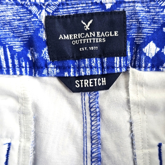 New American Eagle Blue & White Aztec Tribal Western Shorts Pockets & Belt Loops - Picture 5 of 6